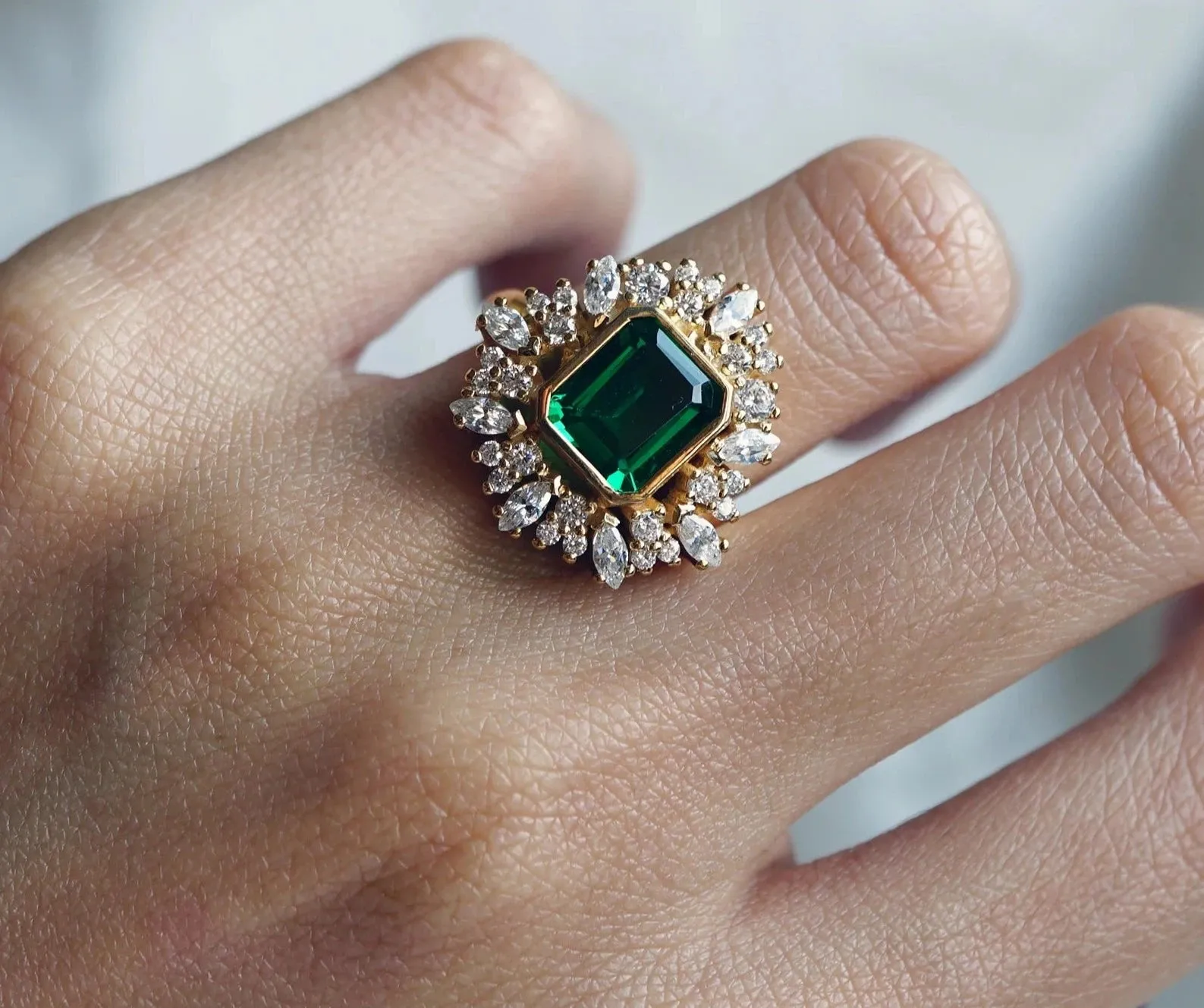 Big Emerald Stone Ring