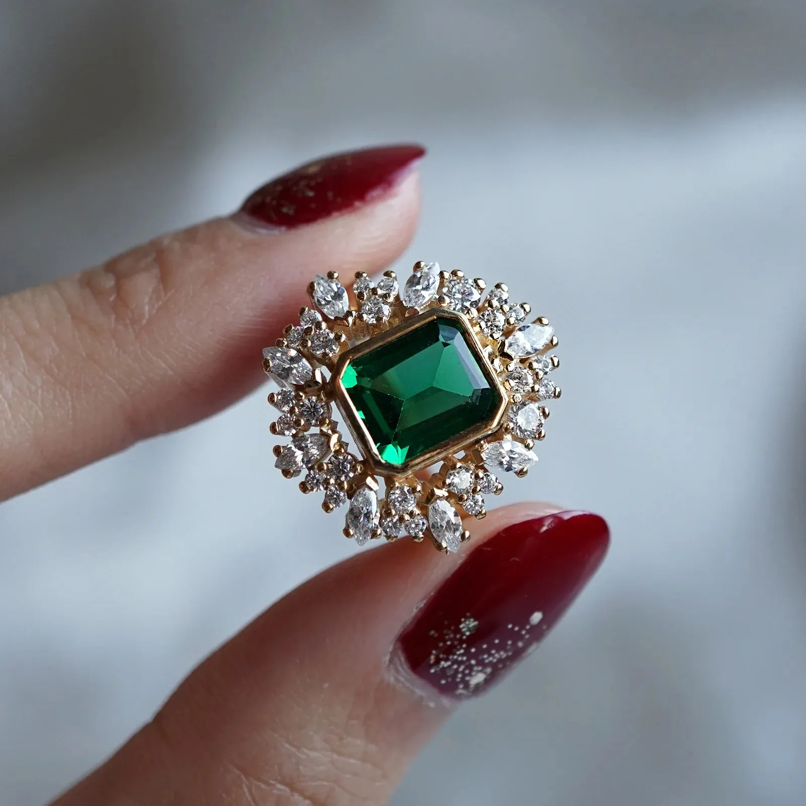 Big Emerald Stone Ring