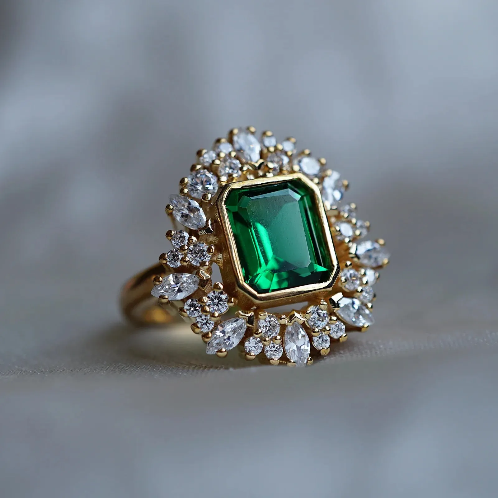 Big Emerald Stone Ring