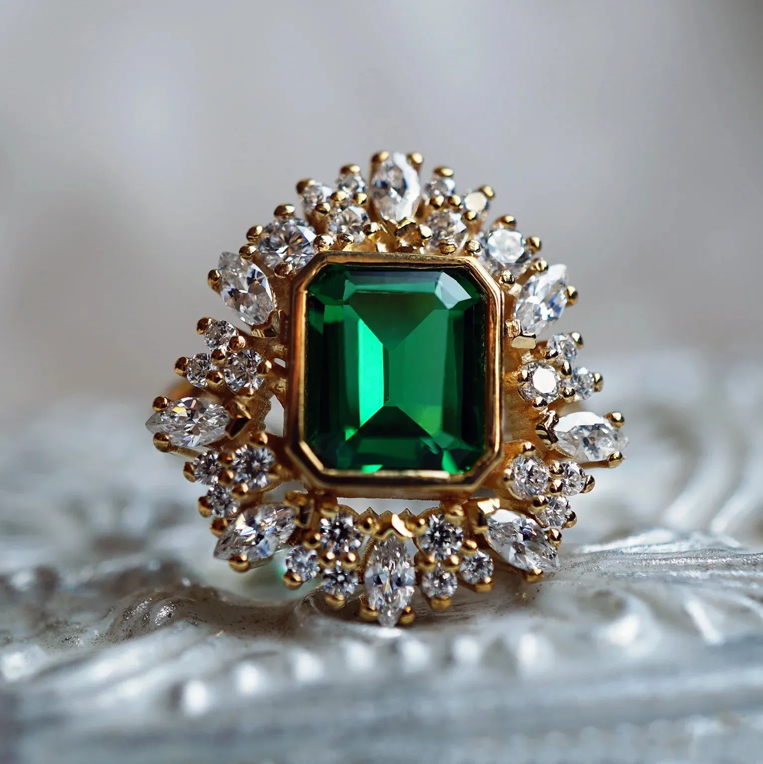 Big Emerald Stone Ring