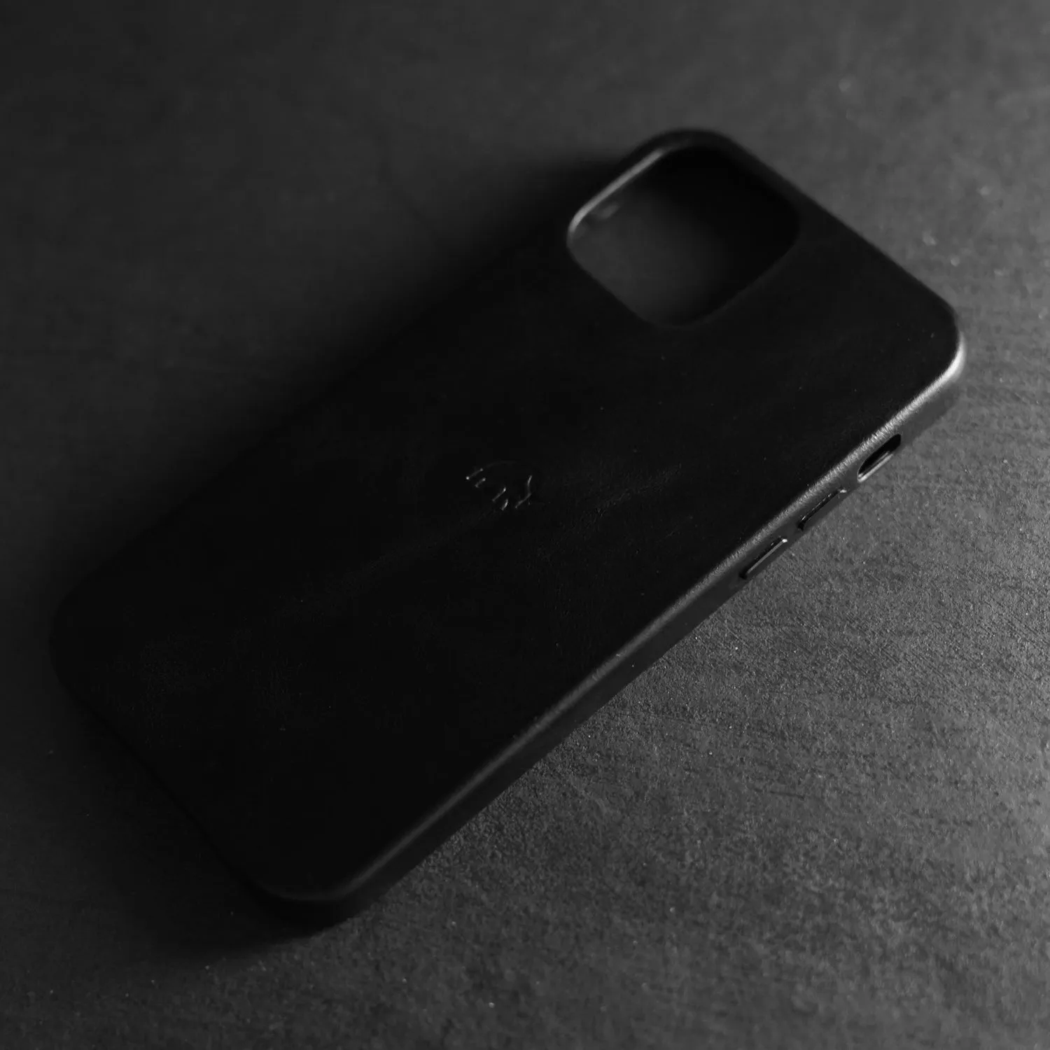 BLACK EDITION - The Minimalist Case