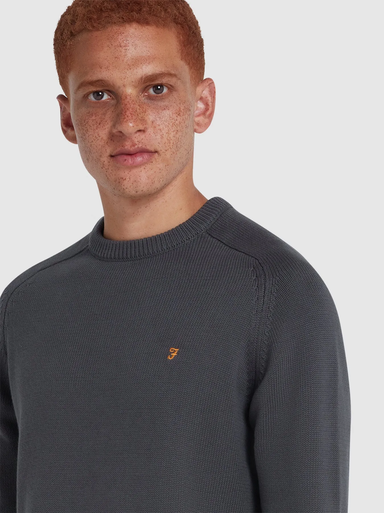 Kingsbury Crew Neck Sweater In Charcoal