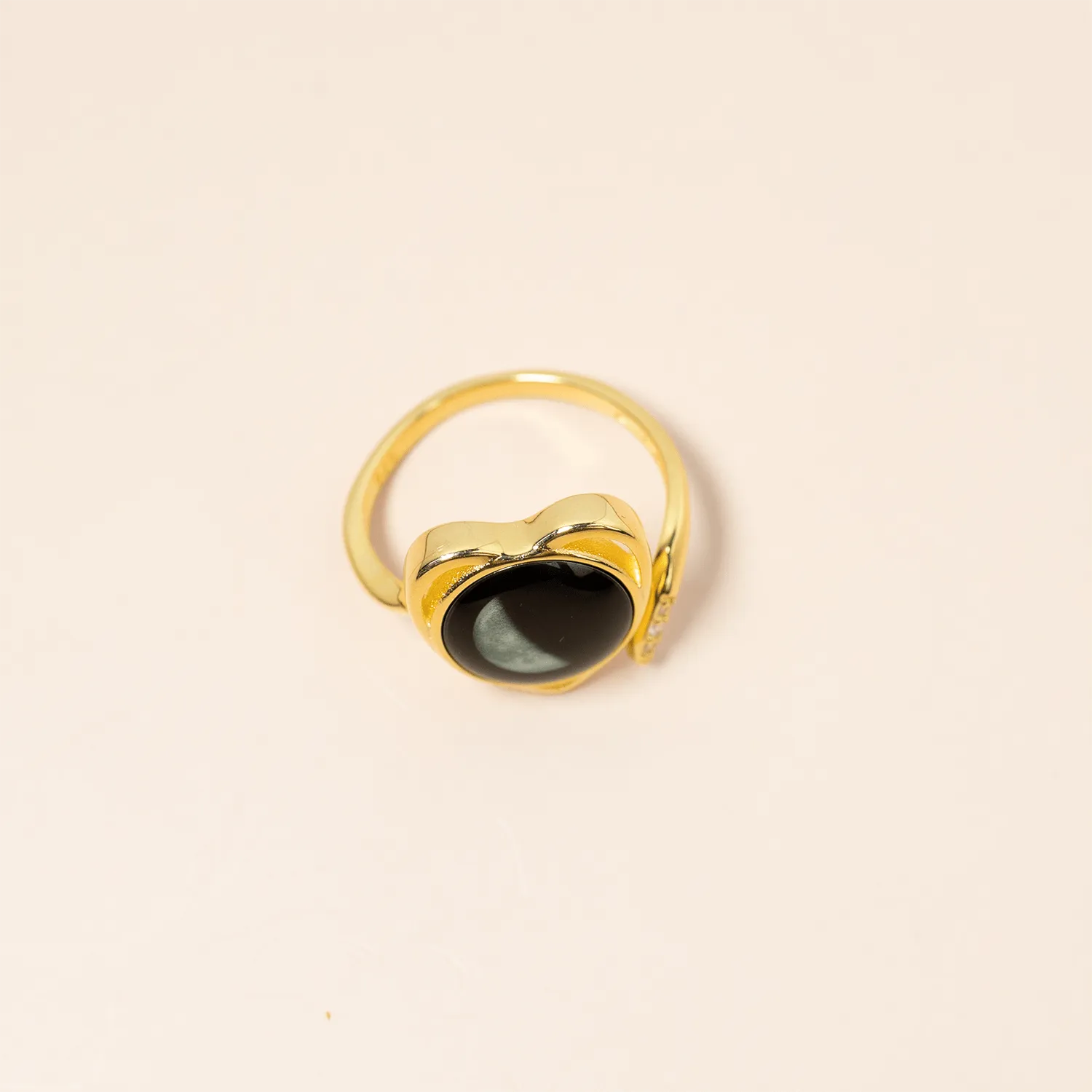 Luna Love Ring in Gold