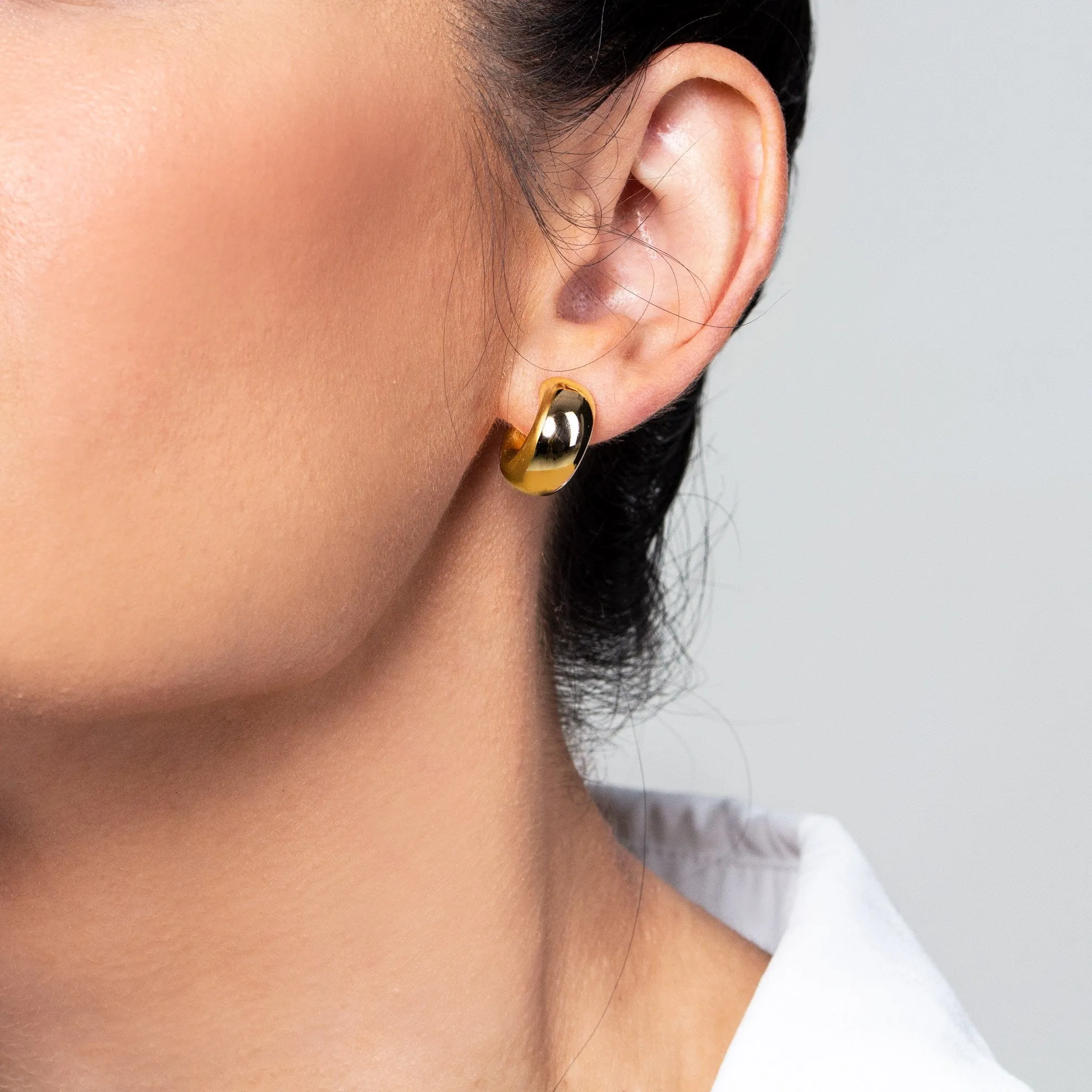 Manhattan Gold Hoop Earrings